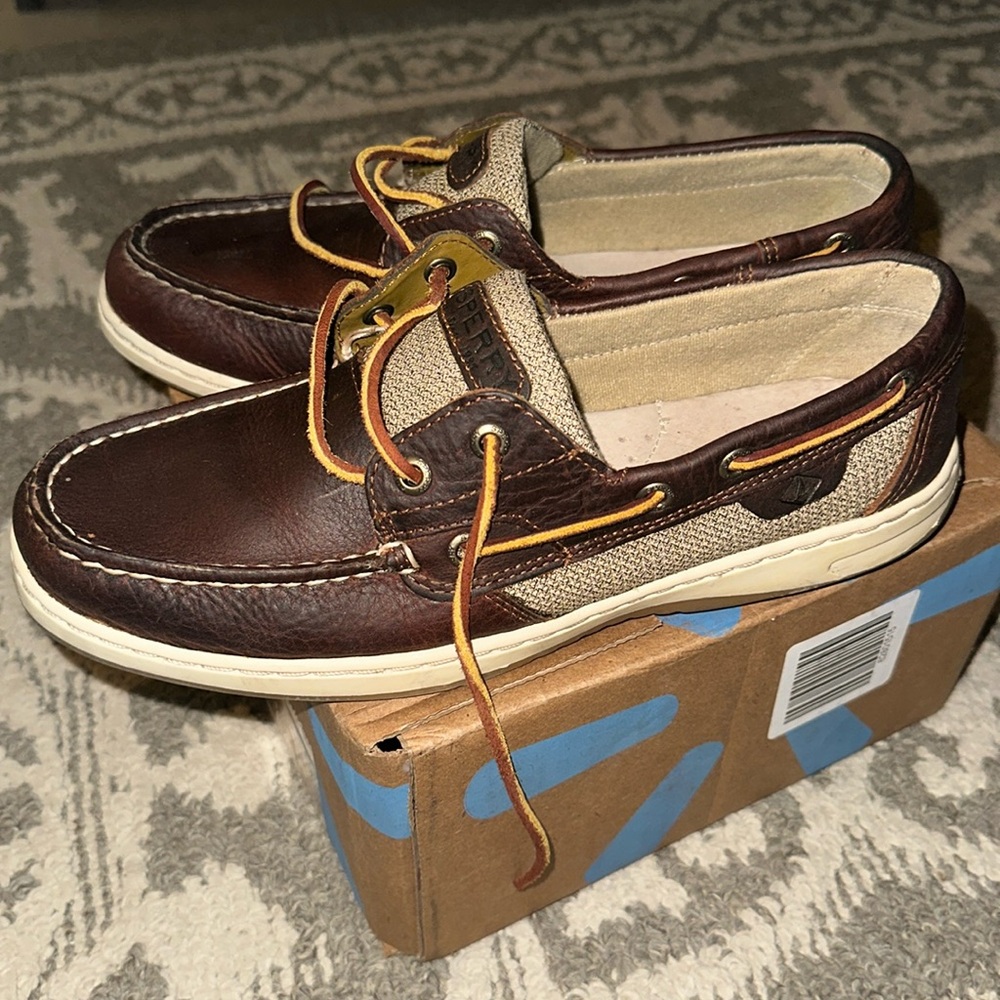 Women leather brown Sperry